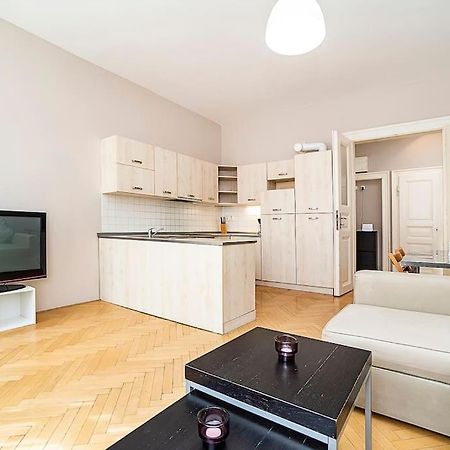 Cozy And Sunny Apartment In Uptown Prague Extérieur photo